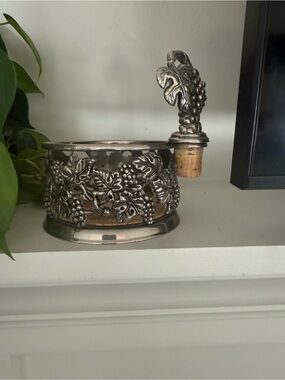 Decorative Silver-Tone Grape Motif Bottle Holder and Stopper